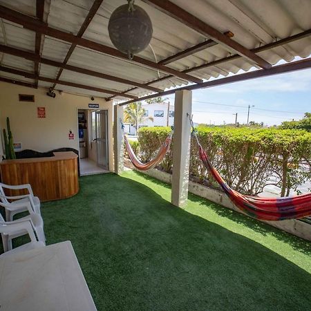 Hostal Gladismar Puerto Villamil Exteriör bild