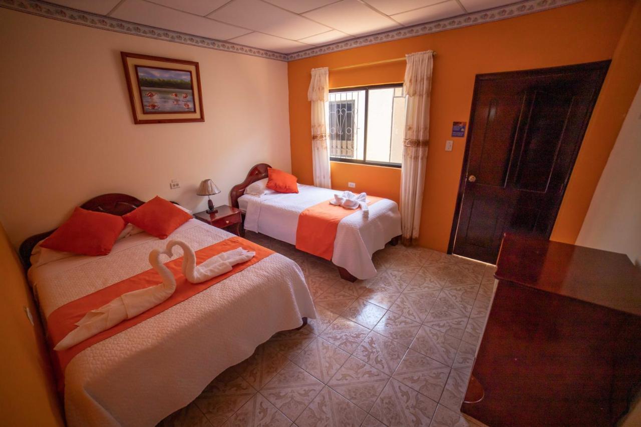 Hostal Gladismar Puerto Villamil Exteriör bild