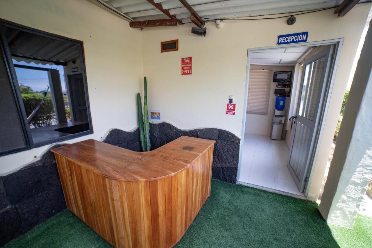 Hostal Gladismar Puerto Villamil Exteriör bild